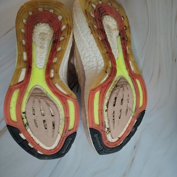 Women's Adidas Ultraboost size 7.5 - Picture 4 of 4